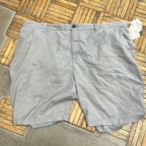 Tommy Bahama Gray Shorts Size 44
